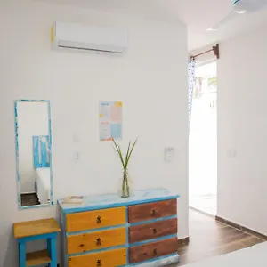 https://b-7-blue.quintano-roohotels.com
